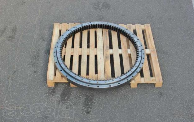 Поворотный круг Hitachi ZX200-3